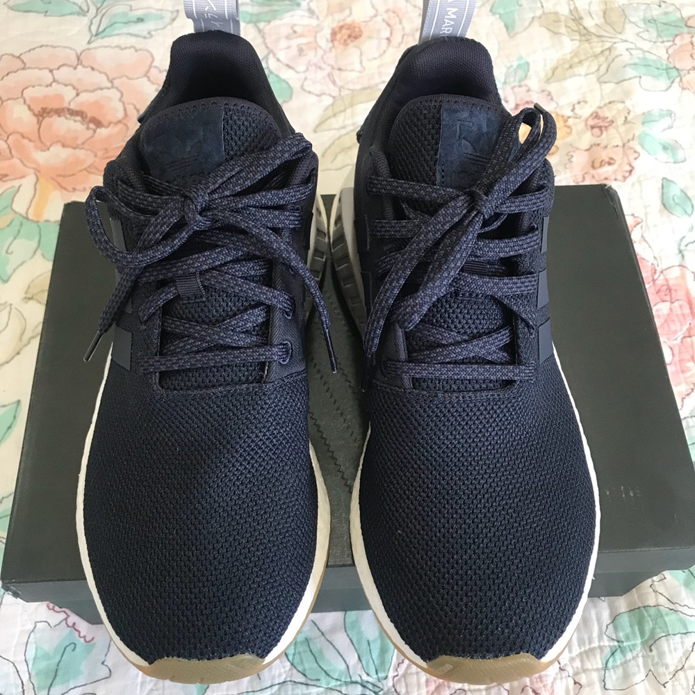 Women’s Navy Blue Adidas NMD R2 Size 9